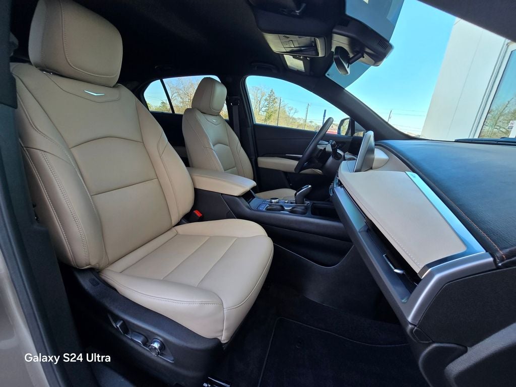 2024 Cadillac XT4 Premium Luxury