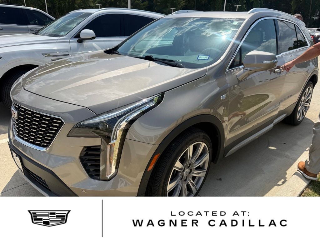 2022 Cadillac XT4 Premium Luxury