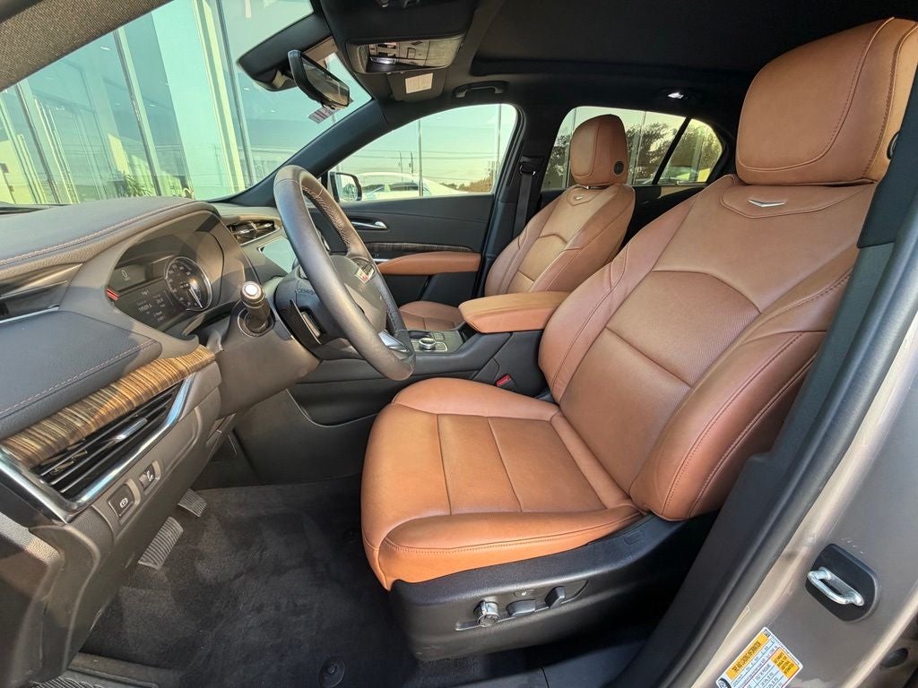 2022 Cadillac XT4 Premium Luxury