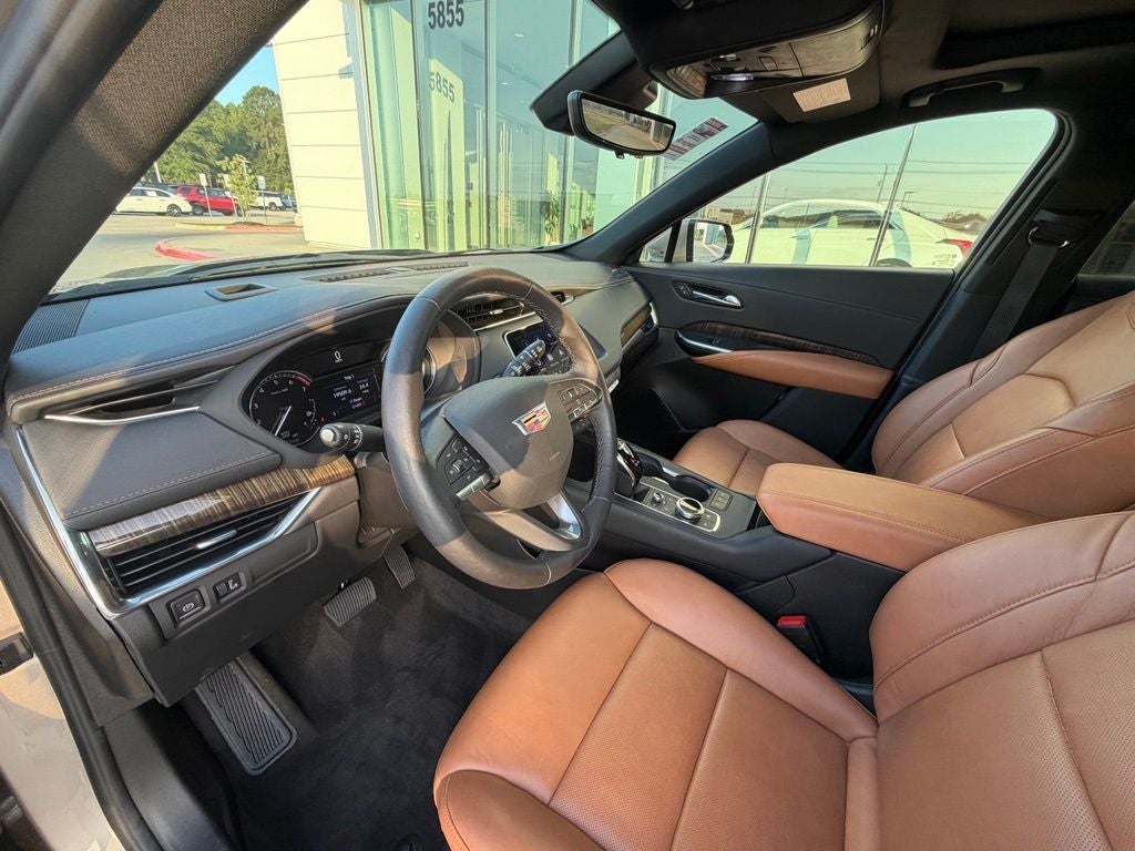 2022 Cadillac XT4 Premium Luxury