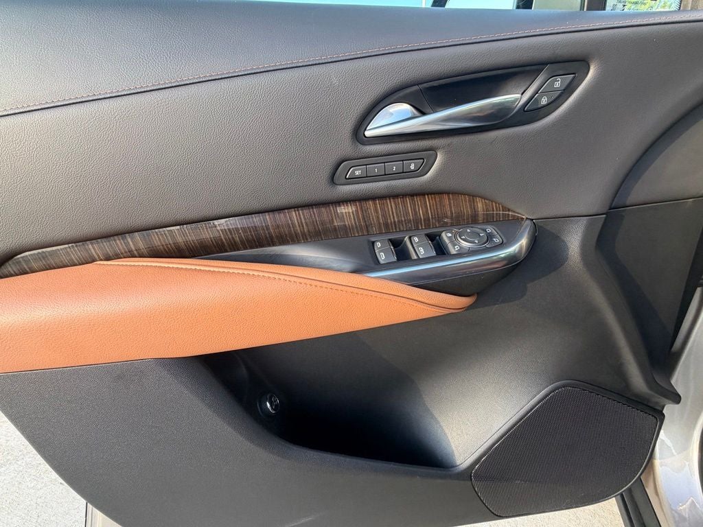 2022 Cadillac XT4 Premium Luxury
