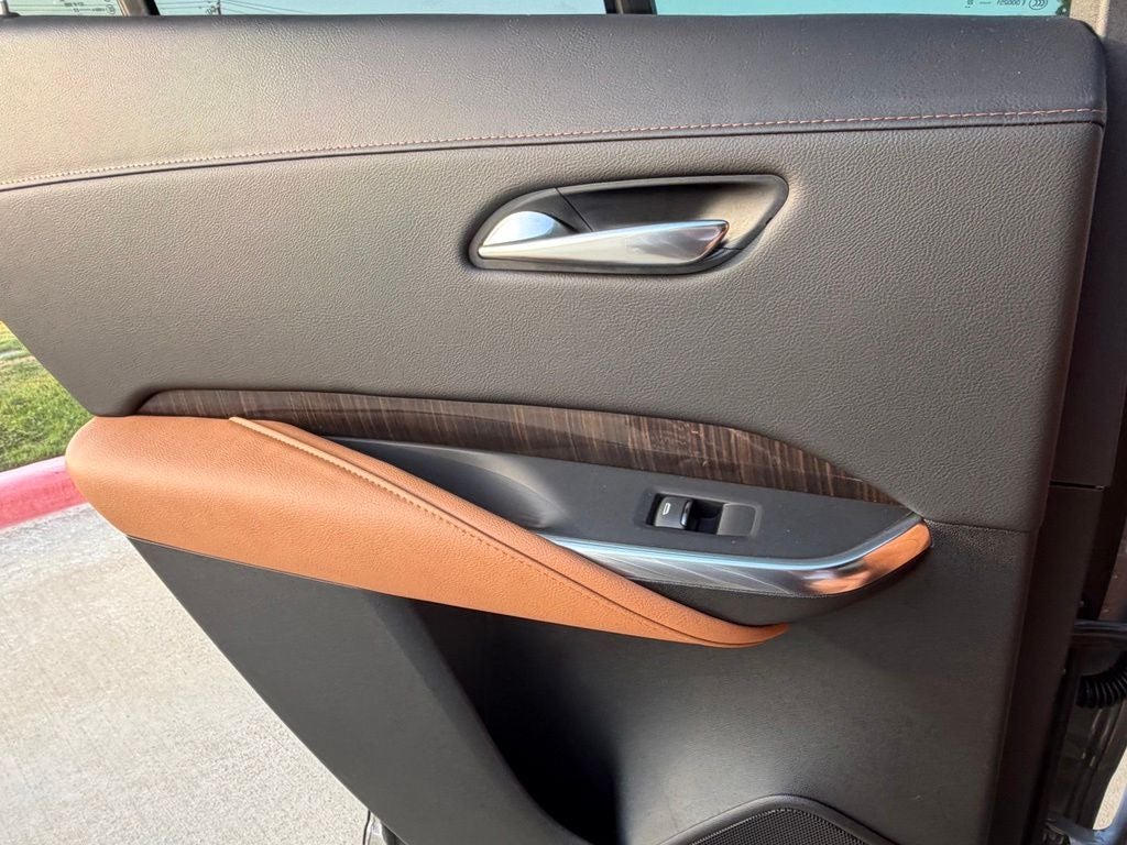 2022 Cadillac XT4 Premium Luxury