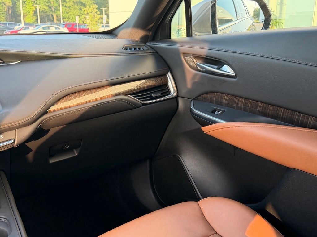 2022 Cadillac XT4 Premium Luxury