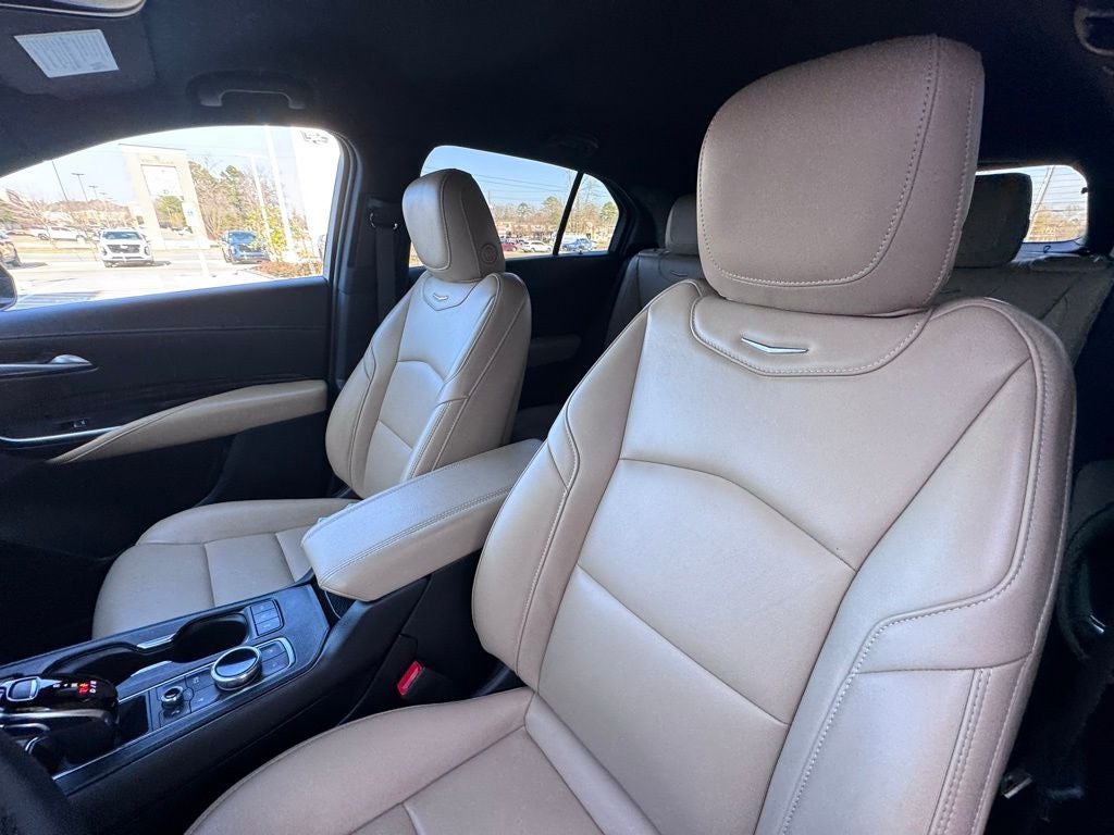 2025 Cadillac XT4 Premium Luxury