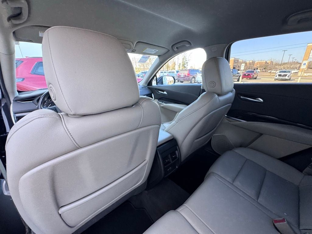 2023 Cadillac XT4 Premium Luxury