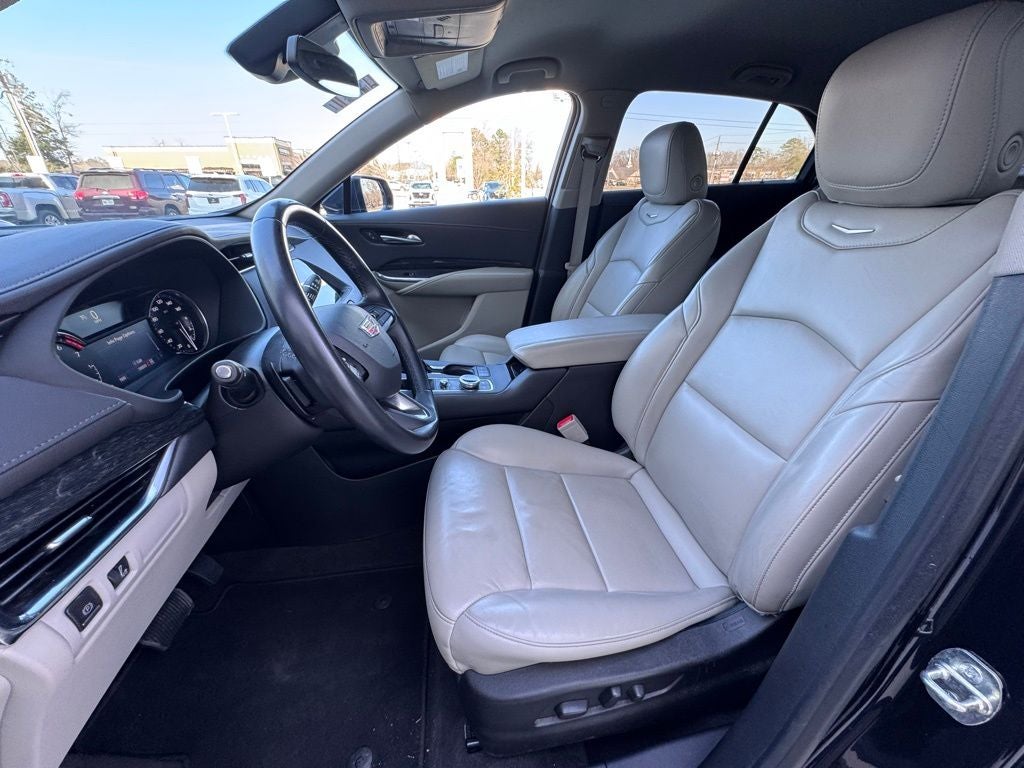 2023 Cadillac XT4 Premium Luxury