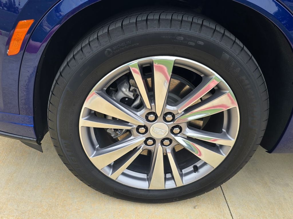 2025 Cadillac XT6 Premium Luxury