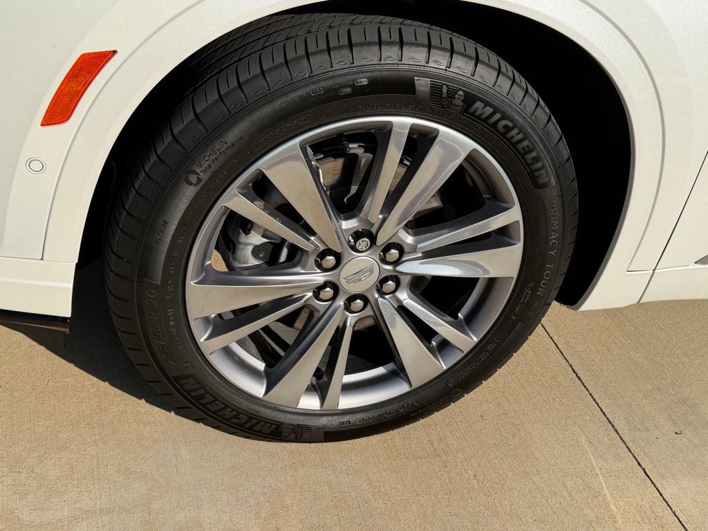 2025 Cadillac XT6 Premium Luxury