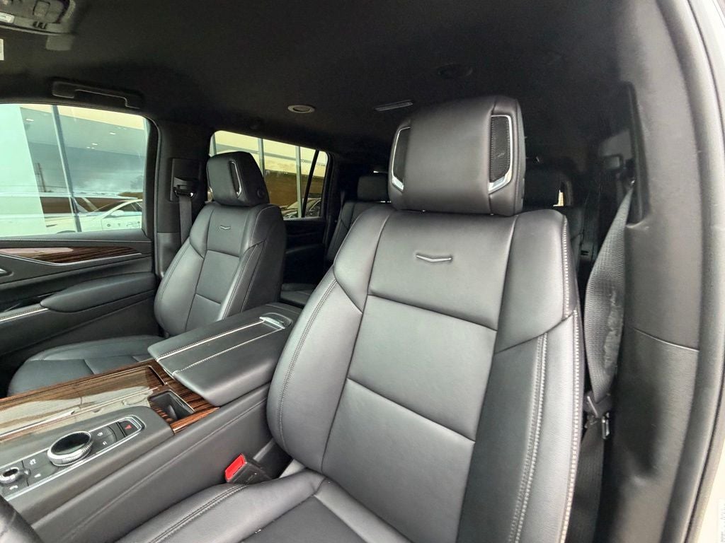 2023 Cadillac Escalade ESV Luxury
