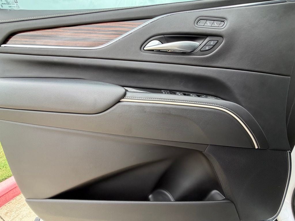 2023 Cadillac Escalade ESV Luxury