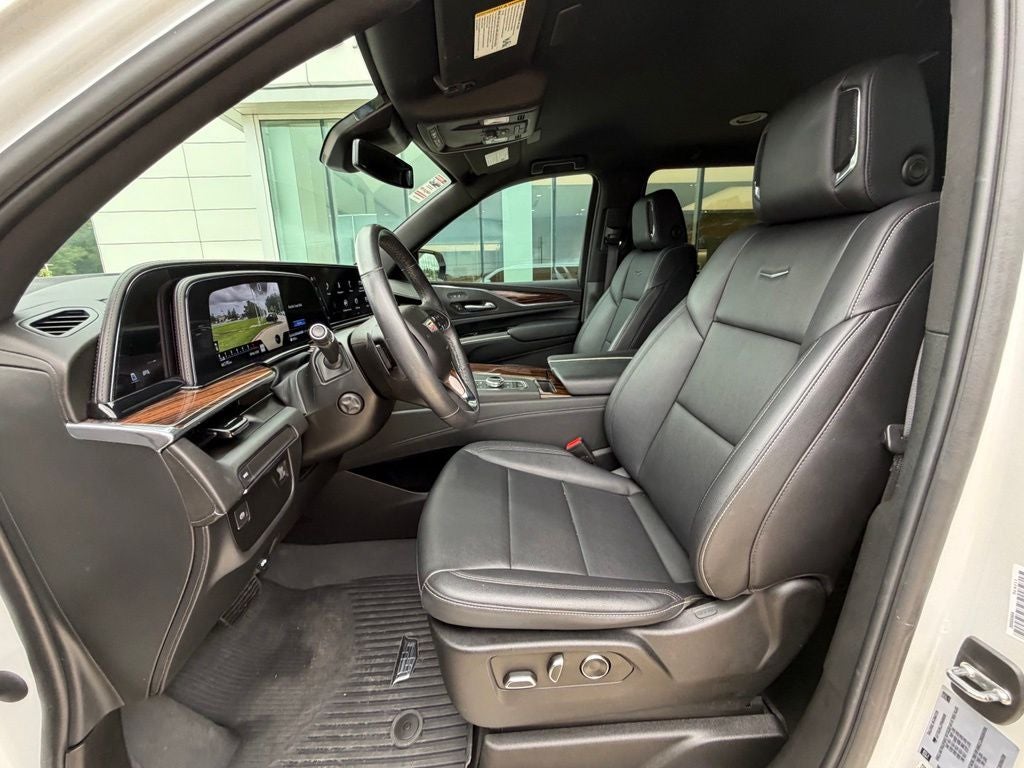 2023 Cadillac Escalade ESV Luxury