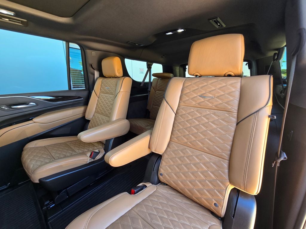 2022 Cadillac Escalade ESV Premium