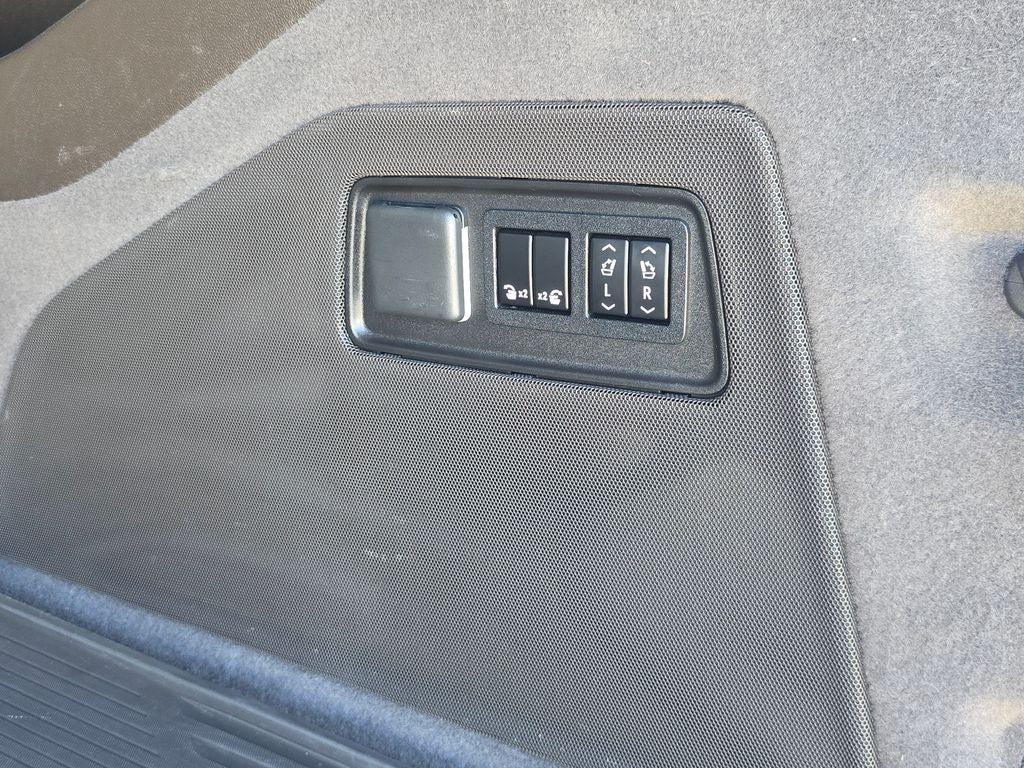 2022 Cadillac Escalade ESV Premium