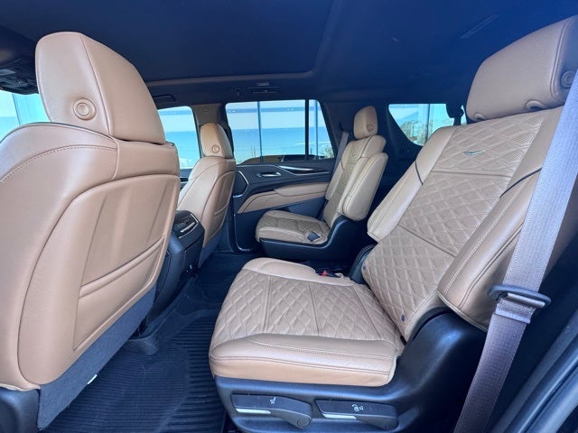 2023 Cadillac Escalade Sport