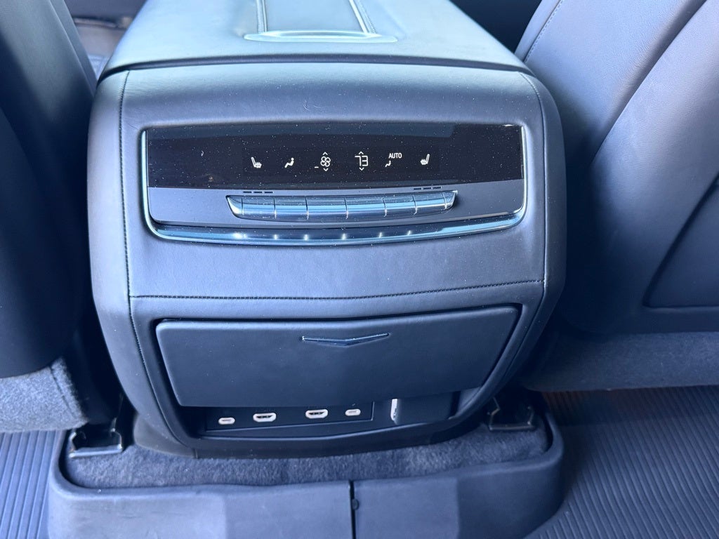 2023 Cadillac Escalade ESV Sport Platinum