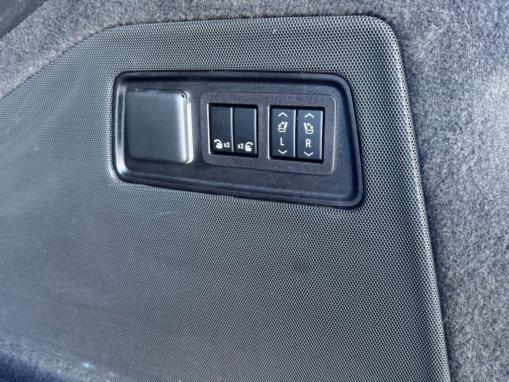 2023 Cadillac Escalade ESV Sport Platinum