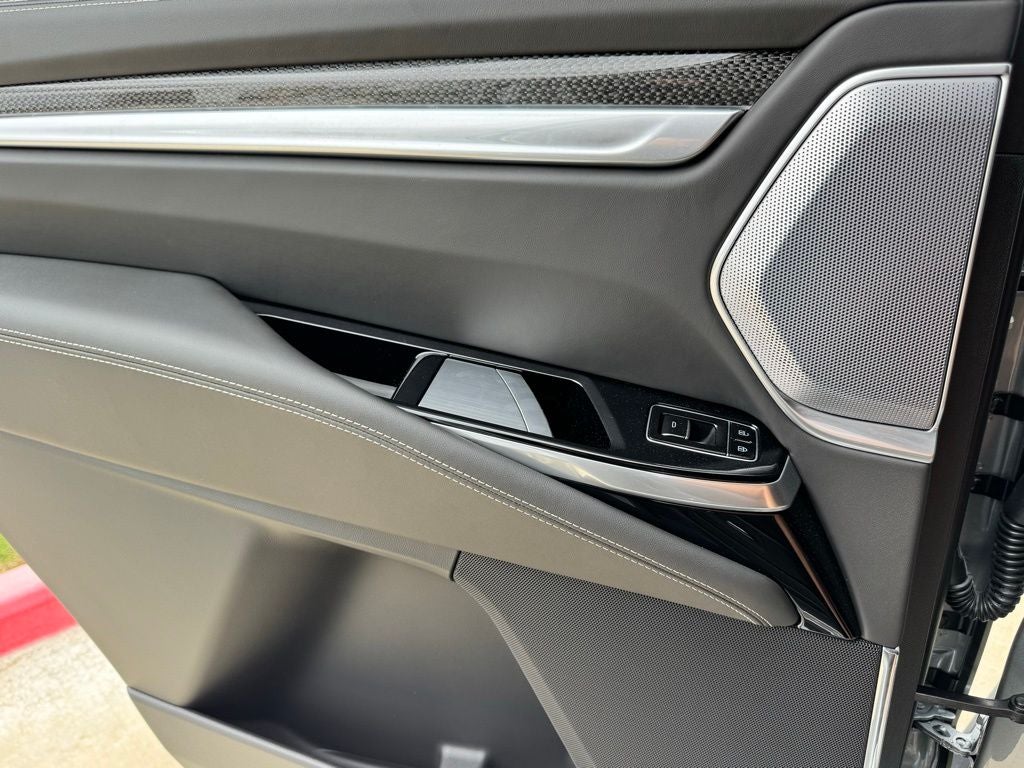 2025 Cadillac Escalade V-Series