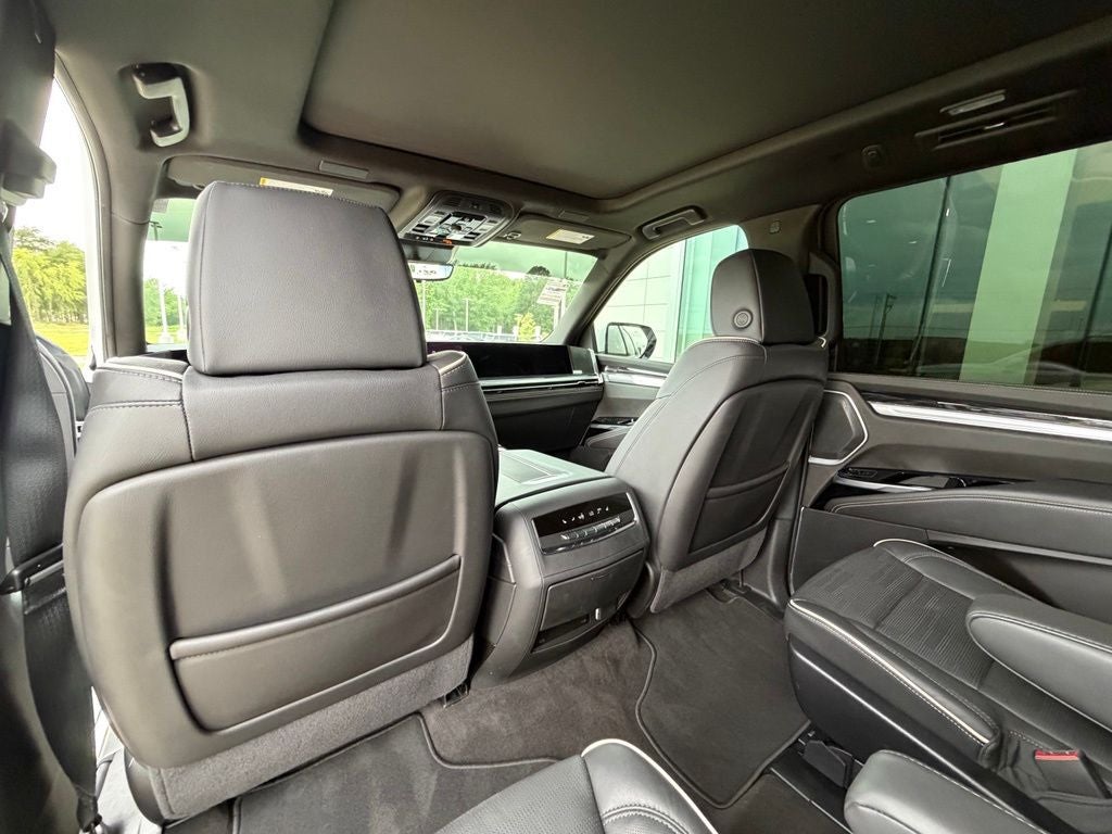 2025 Cadillac Escalade ESV Sport