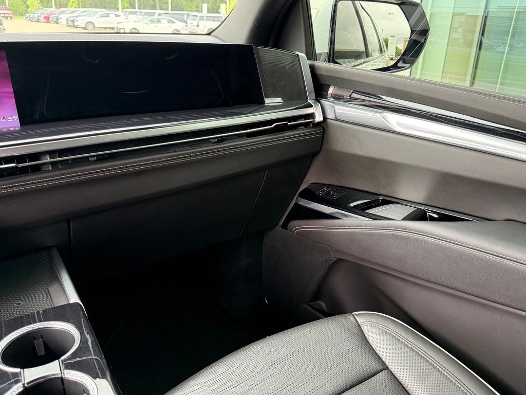 2025 Cadillac Escalade ESV Sport