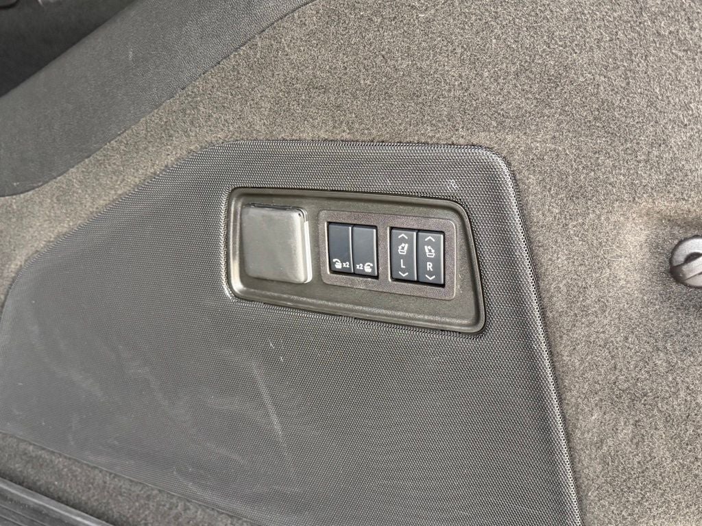2025 Cadillac Escalade ESV Sport