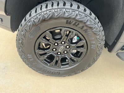 2025 Chevrolet Silverado 1500 ZR2