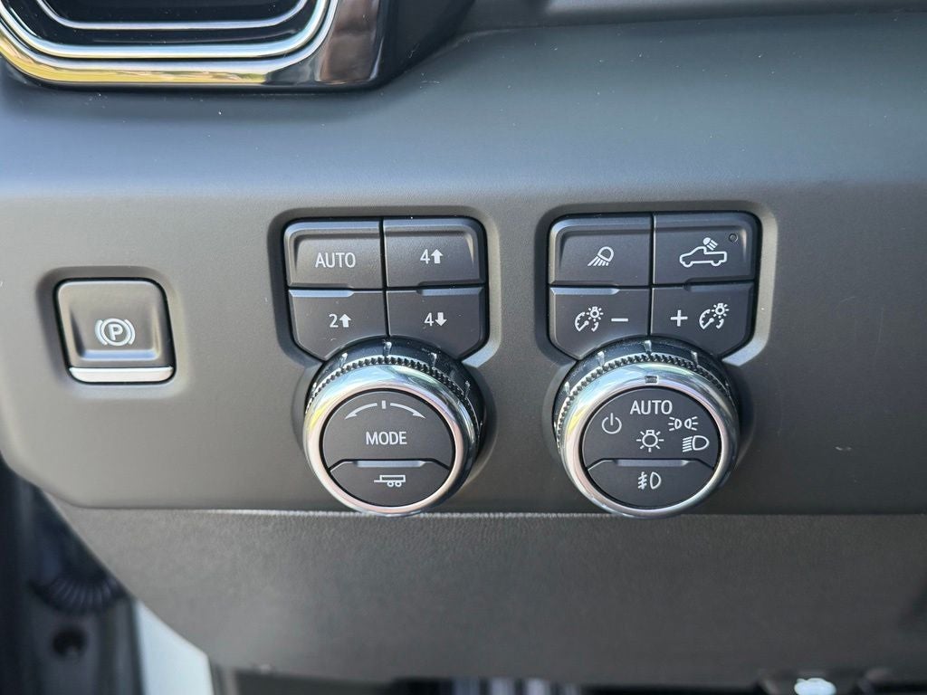 2025 GMC Sierra 1500 AT4
