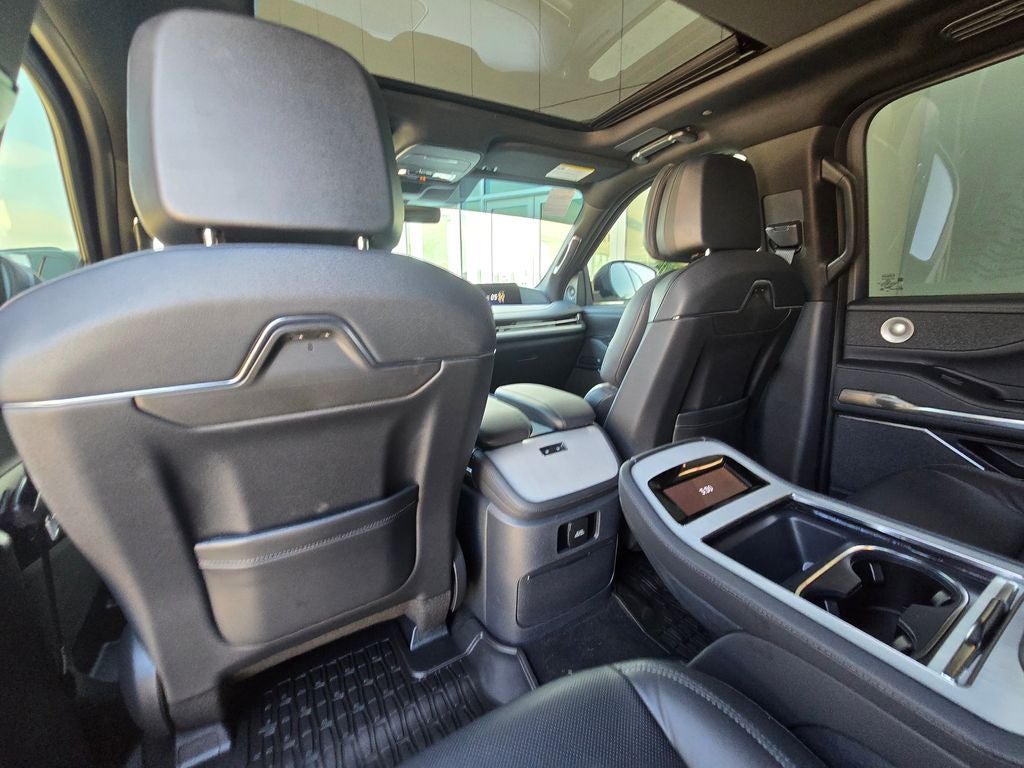 2025 Lincoln Navigator L Reserve