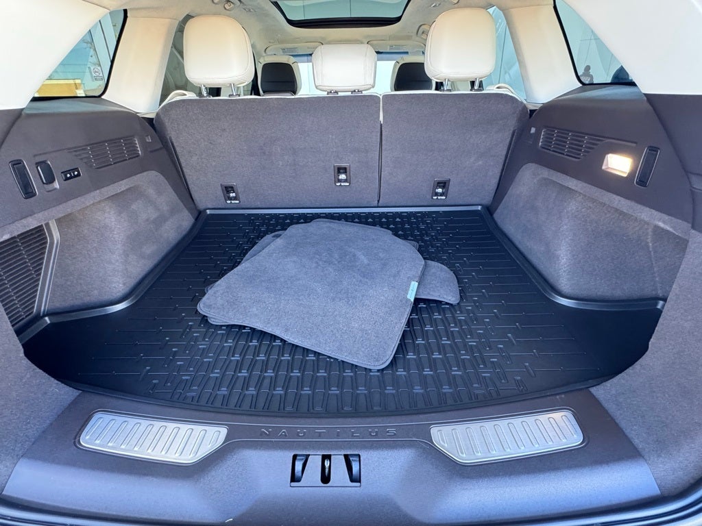 2024 Lincoln Nautilus Black Label