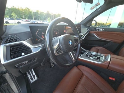 2023 BMW X7 M60i