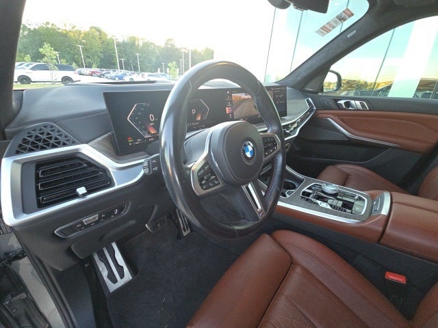 2023 BMW X7 M60i