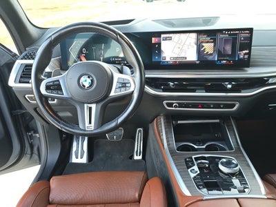 2023 BMW X7 M60i