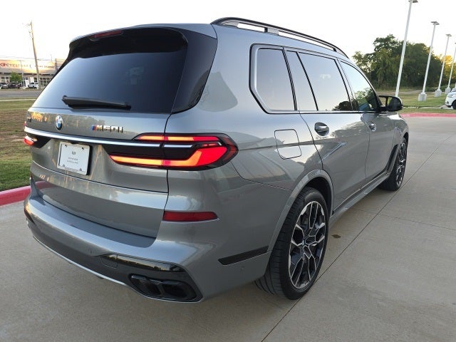 2023 BMW X7 M60i