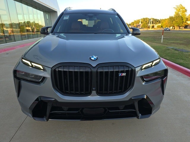 2023 BMW X7 M60i