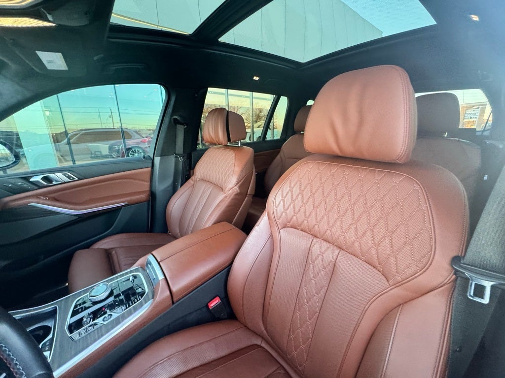 2023 BMW X7 M60i