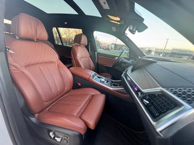 2023 BMW X7 M60i