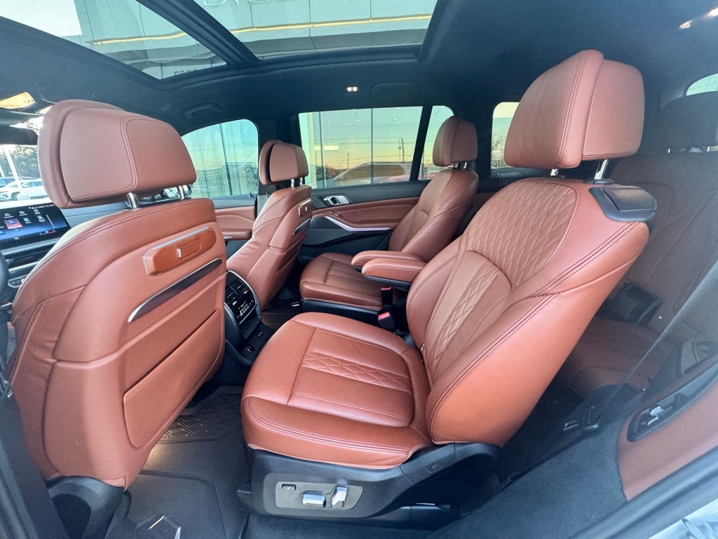 2023 BMW X7 M60i