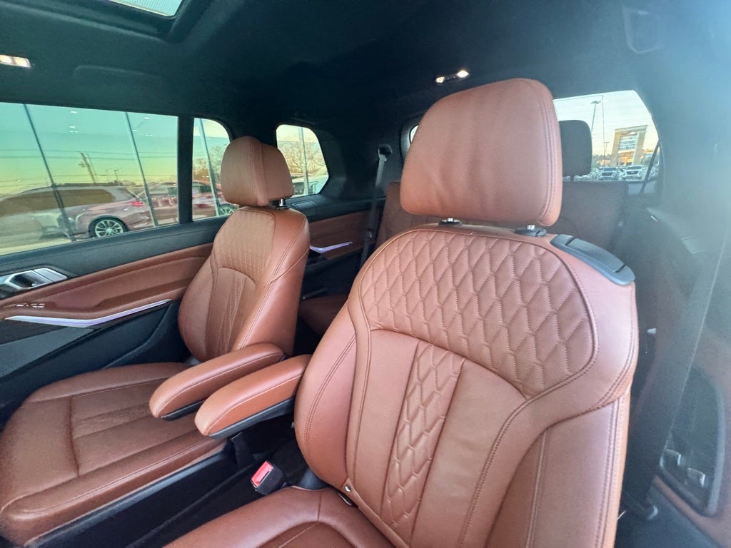 2023 BMW X7 M60i