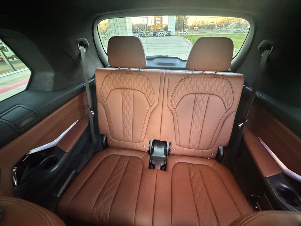 2023 BMW X7 M60i