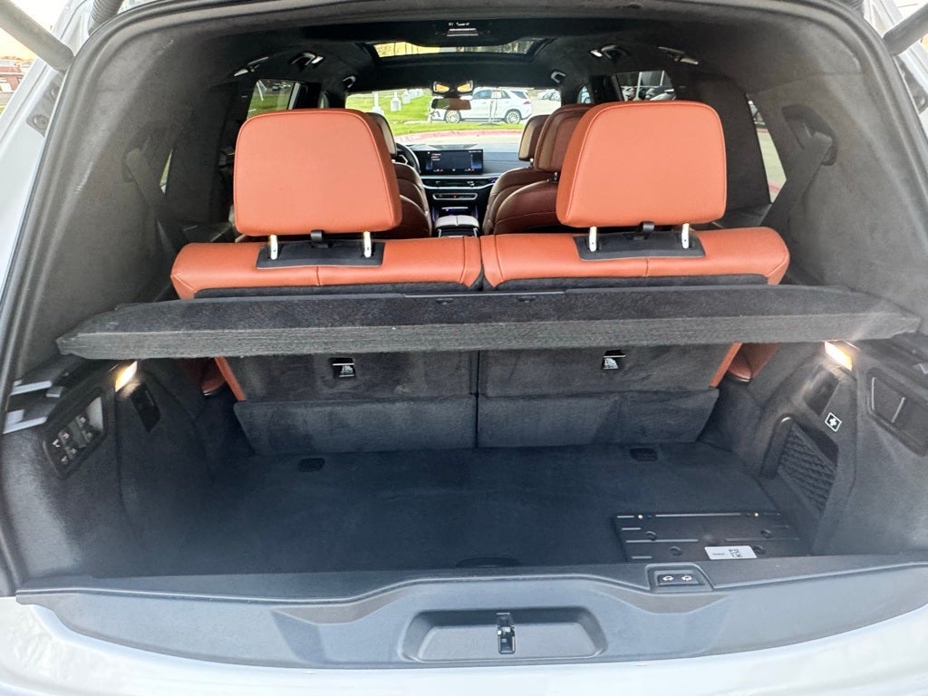 2023 BMW X7 M60i