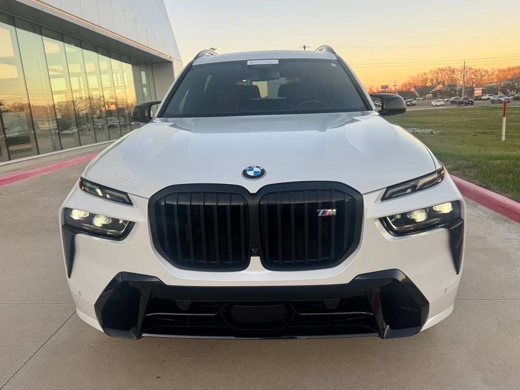 2023 BMW X7 M60i