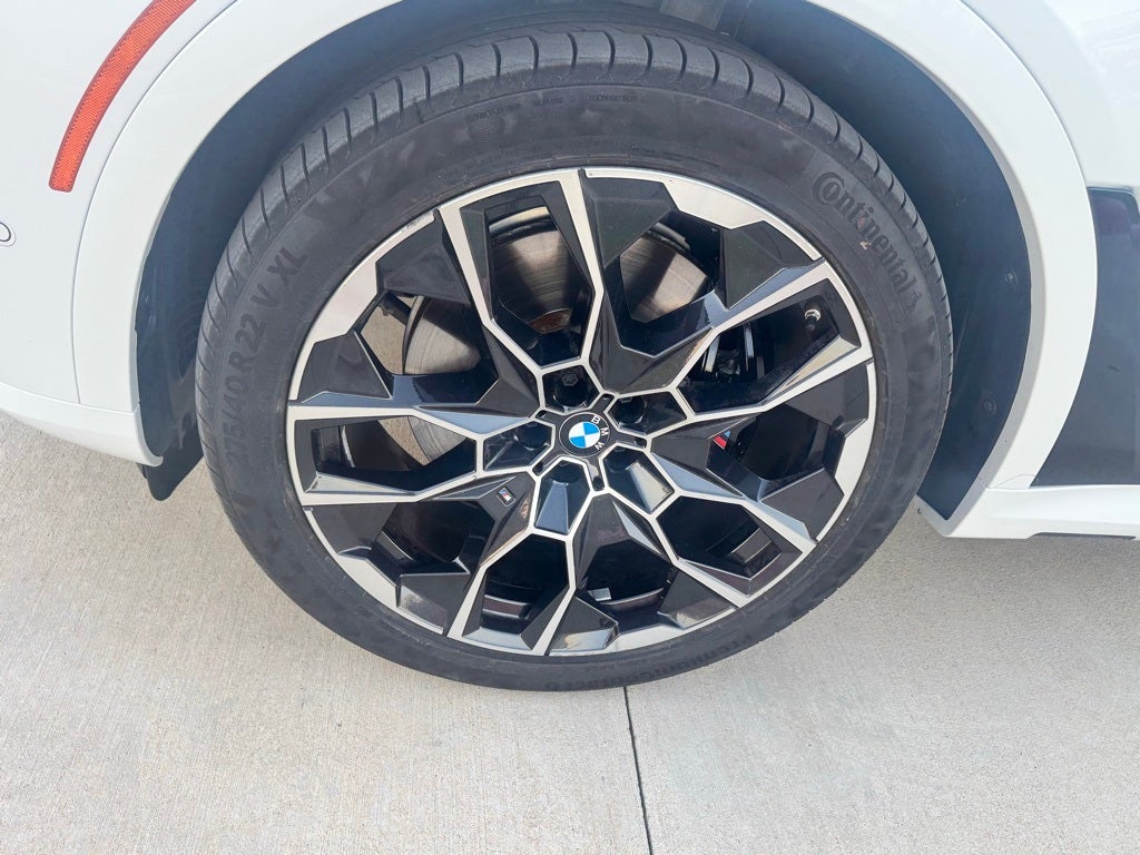 2023 BMW X7 M60i