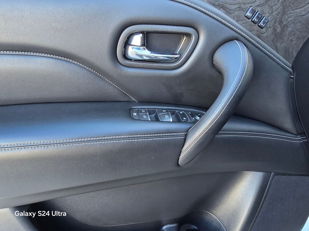 2021 INFINITI QX80 LUXE