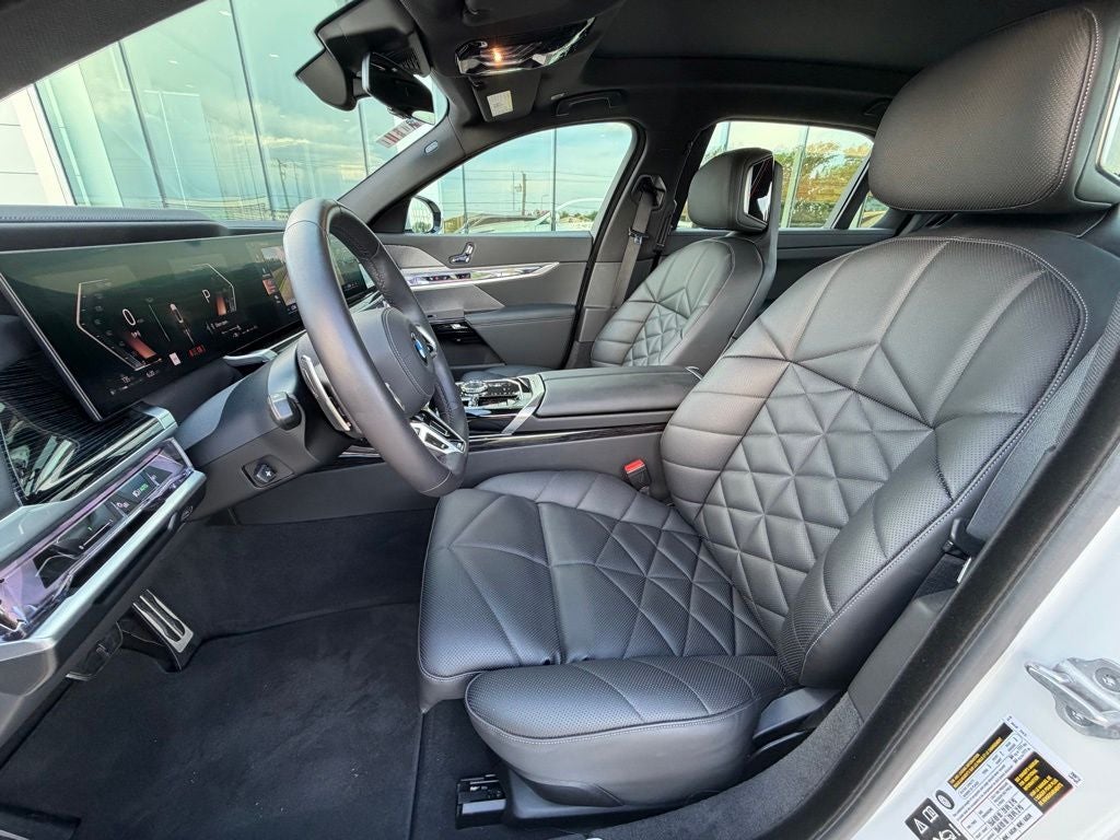 2025 BMW 7 Series 740i xDrive