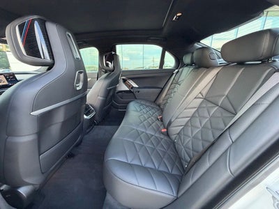 2025 BMW 7 Series 740i xDrive