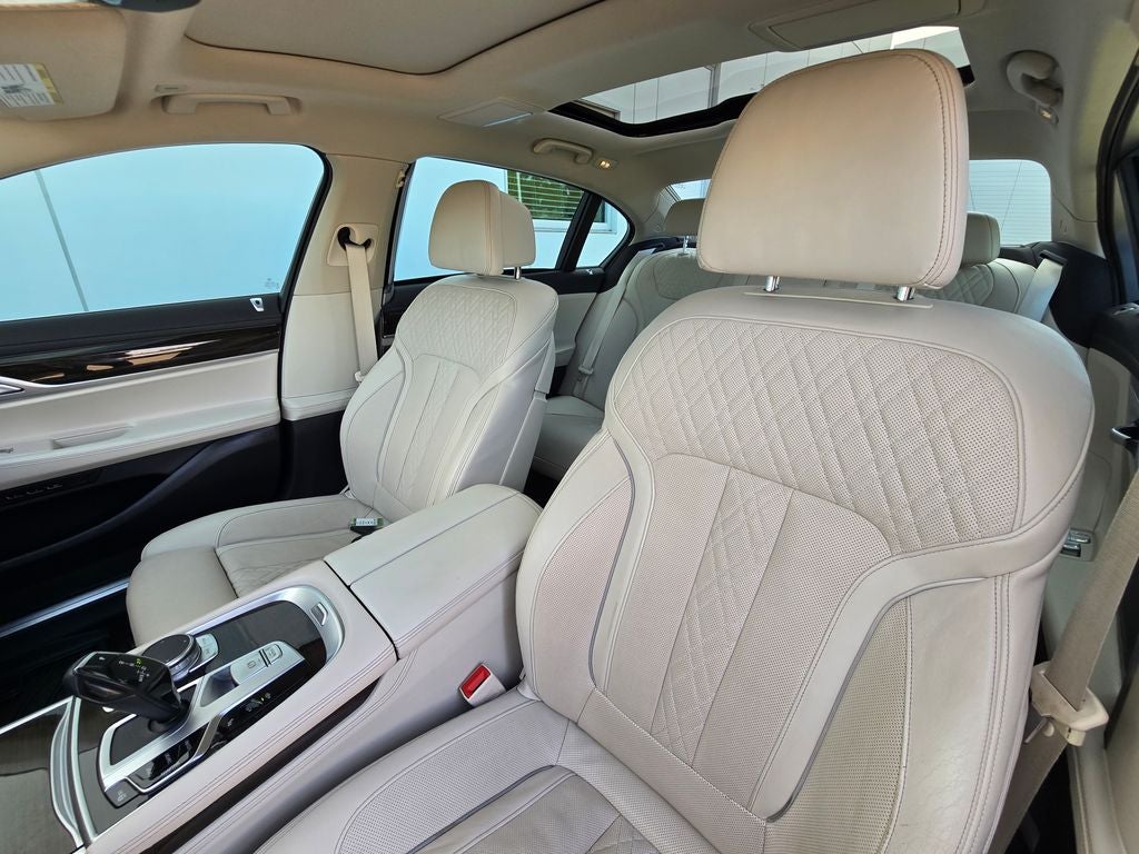 2021 BMW 7 Series 740i