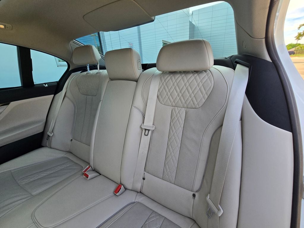 2021 BMW 7 Series 740i