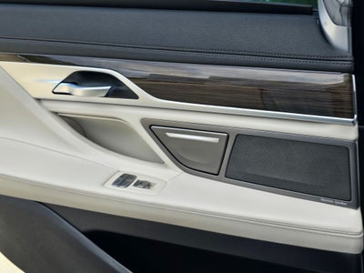 2021 BMW 7 Series 740i