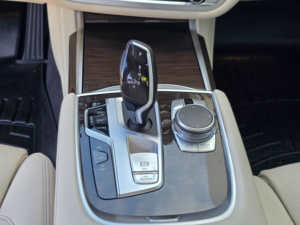 2021 BMW 7 Series 740i