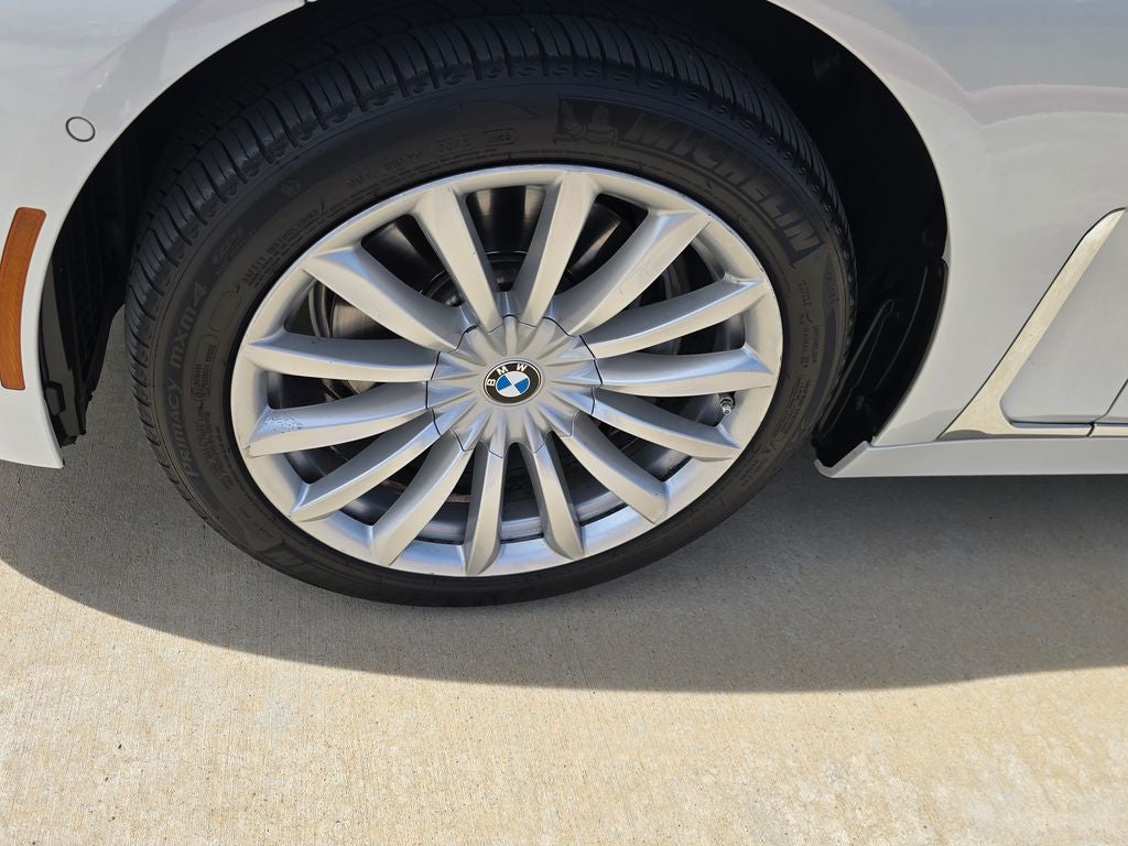 2021 BMW 7 Series 740i