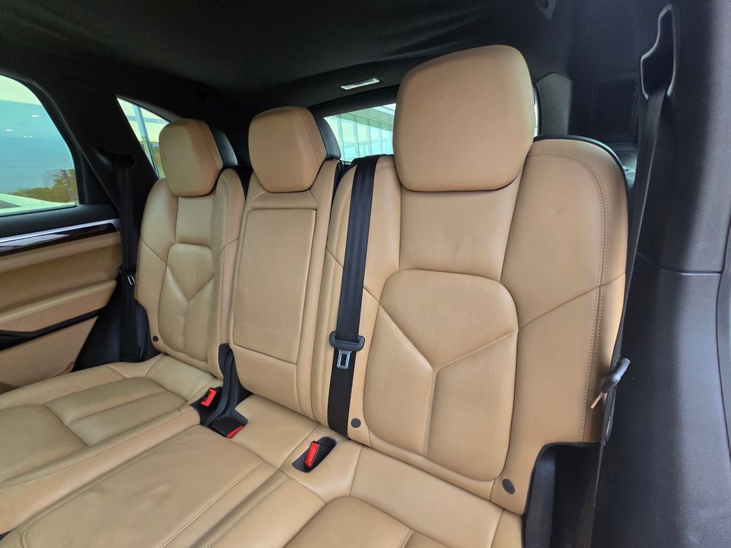 2016 Porsche Cayenne Base